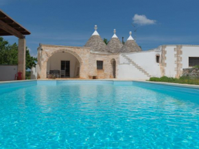 Trullo Terra di mezzo with pool, Martina Franca Martina Franca
